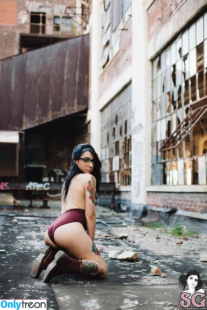 Skyhook Nova nude photo #0215 (SkyhookArt / skyhookarts / skyhooknova)