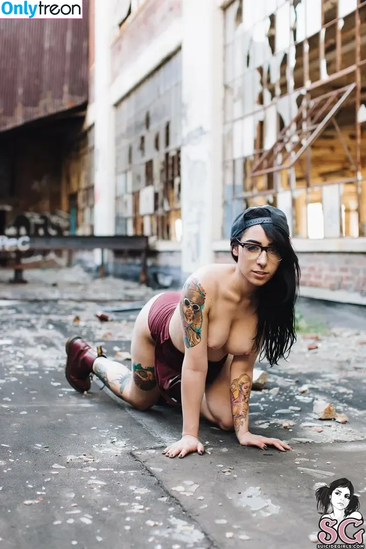Skyhook Nova nude photo #0216 (SkyhookArt / skyhookarts / skyhooknova)