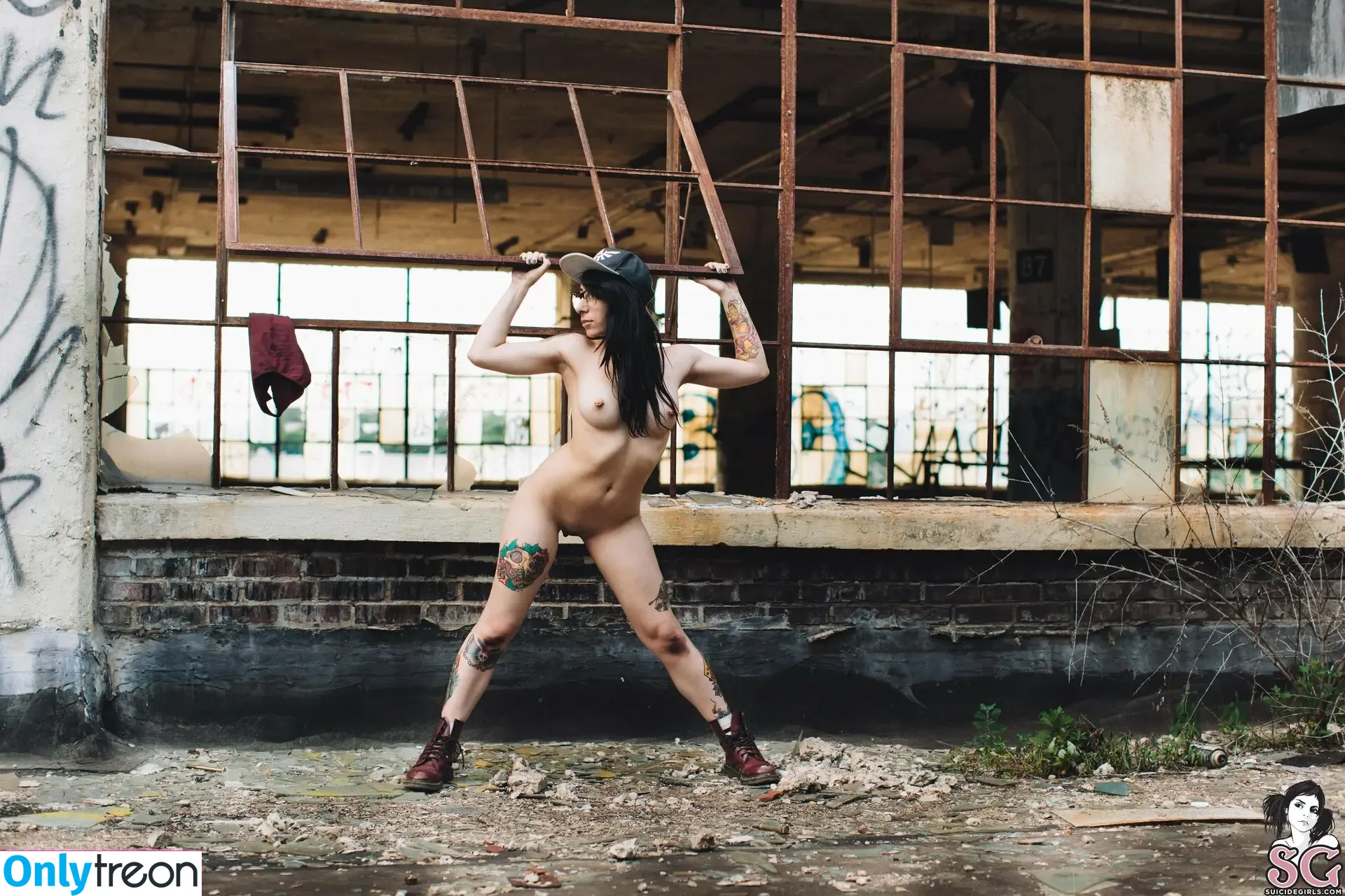 Skyhook Nova nude photo #0235 (SkyhookArt / skyhookarts / skyhooknova)