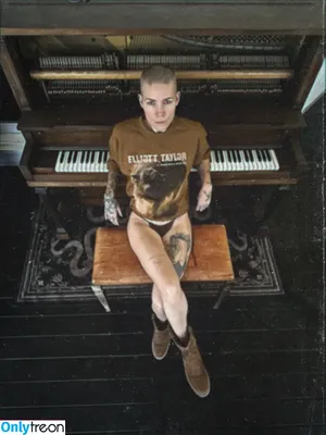 Skylar Grey / shxnannx / skylargrey nude photo #0156