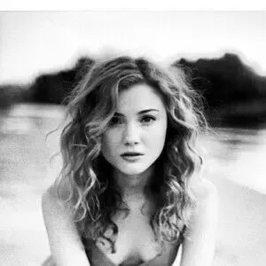 Skyler Samuels / skylersamuels nude photo #0025