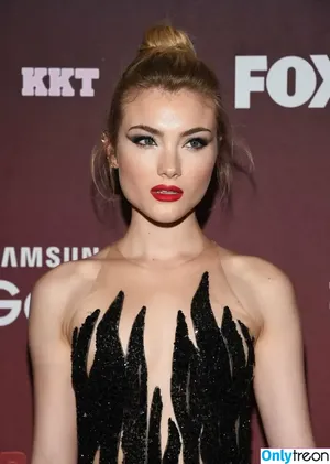Skyler Samuels / skylersamuels nude photo #0030