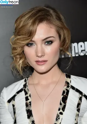 Skyler Samuels / skylersamuels nude photo #0035