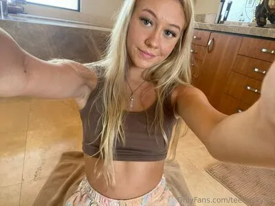 SkylerStormxo nude photo #0045