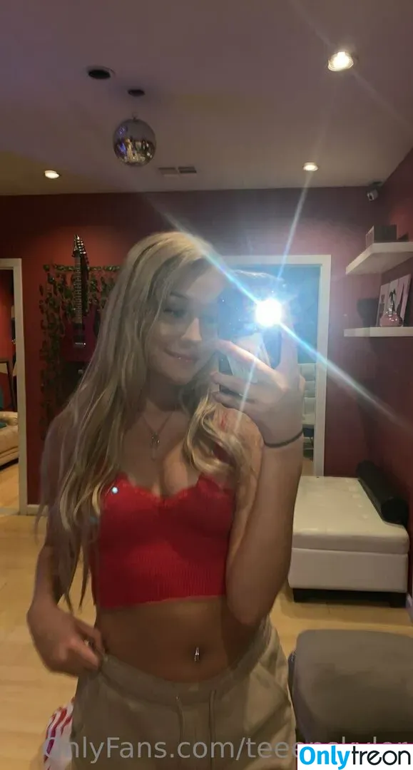 SkylerStormxo nude photo #0016 (SkylerStormxo)