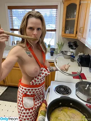 skylerxo / XOXOSkyler1 / _skyler_xo / snackingwithskyler nude photo #0412
