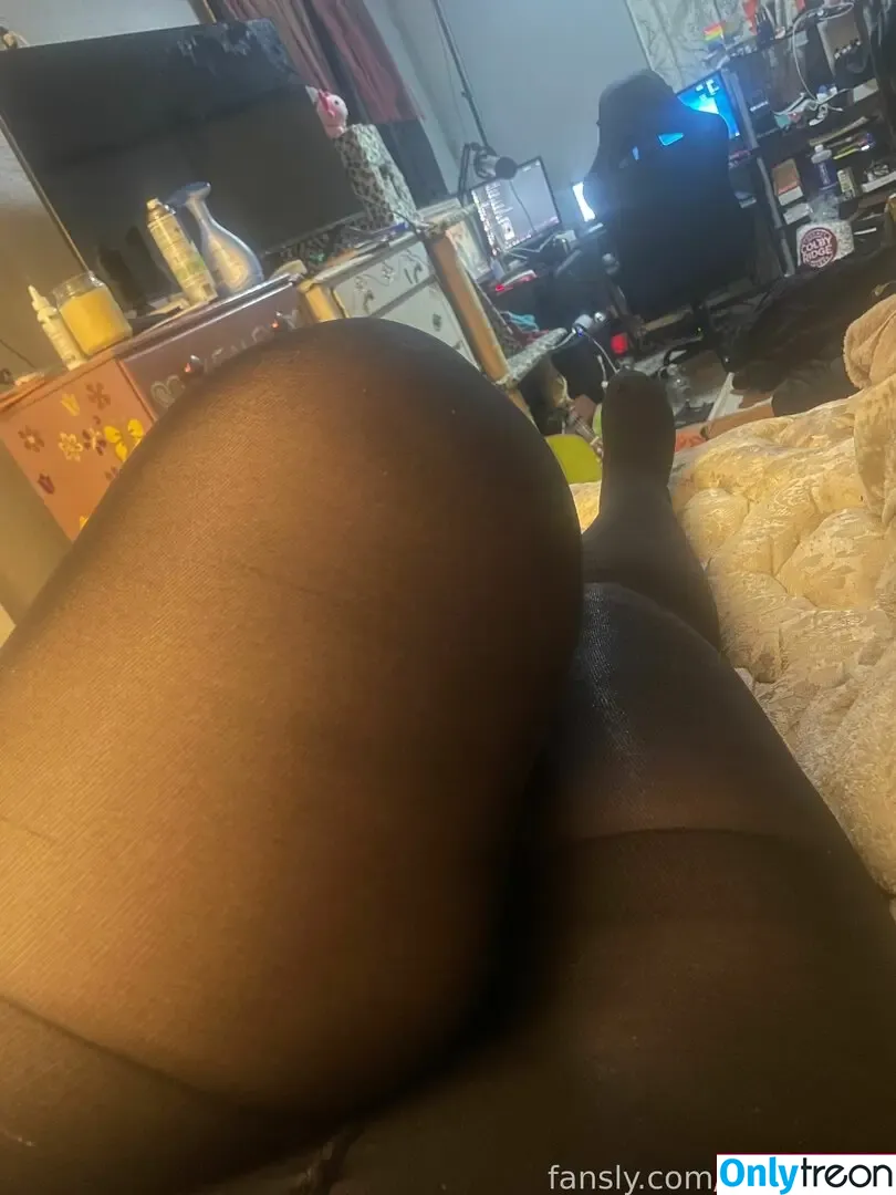 SkylightVT nude photo #0018 (skylight_streamer)