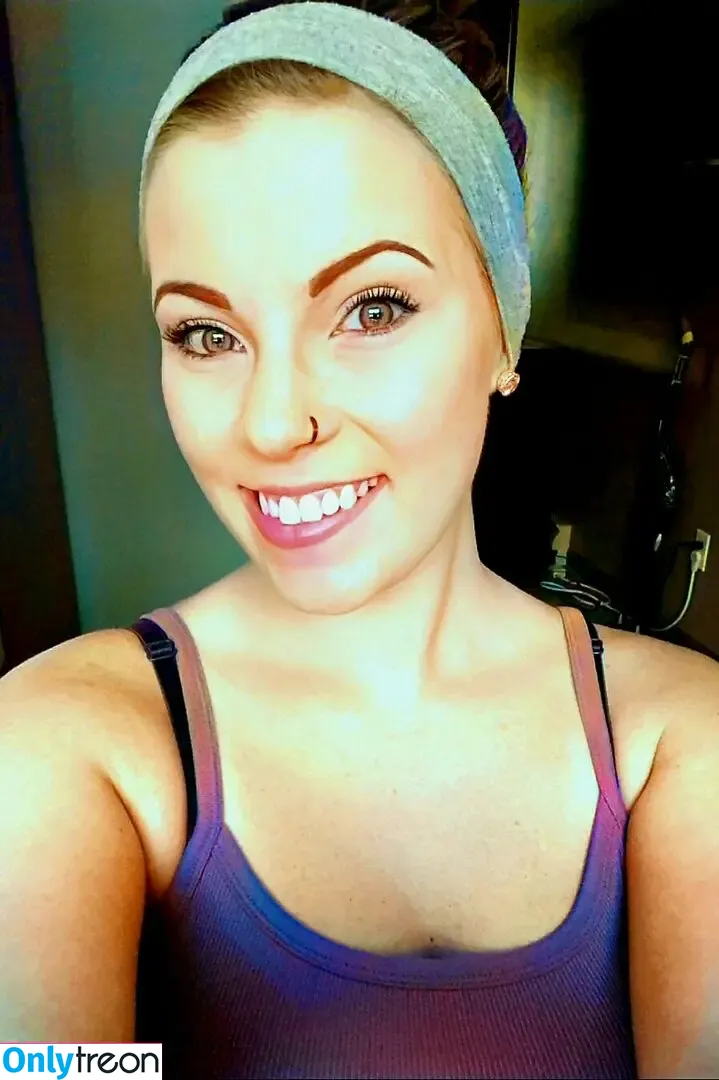Skylynn Greene nude photo #0001 (ssskylynng)