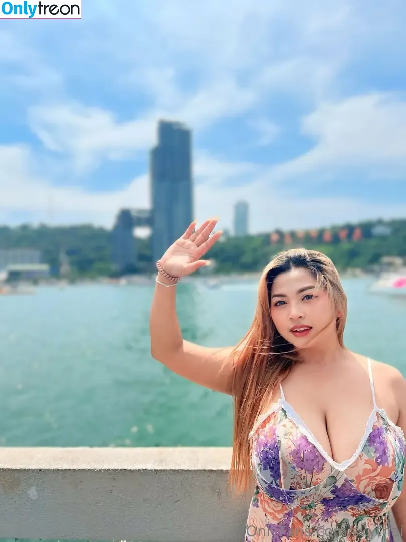 skythai nude photo #0017 (iamskythai)
