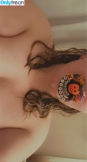 sleepy_hneybee / hney.bees nude photo #0018