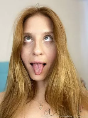 sleepybeautyasmr_free / sleepy_bumblebees nude photo #0012