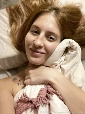 sleepybeautyasmr_free / sleepy_bumblebees nude photo #0043