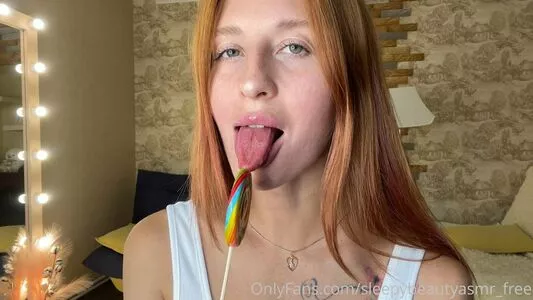 sleepybeautyasmr_free / sleepy_bumblebees nude photo #0047