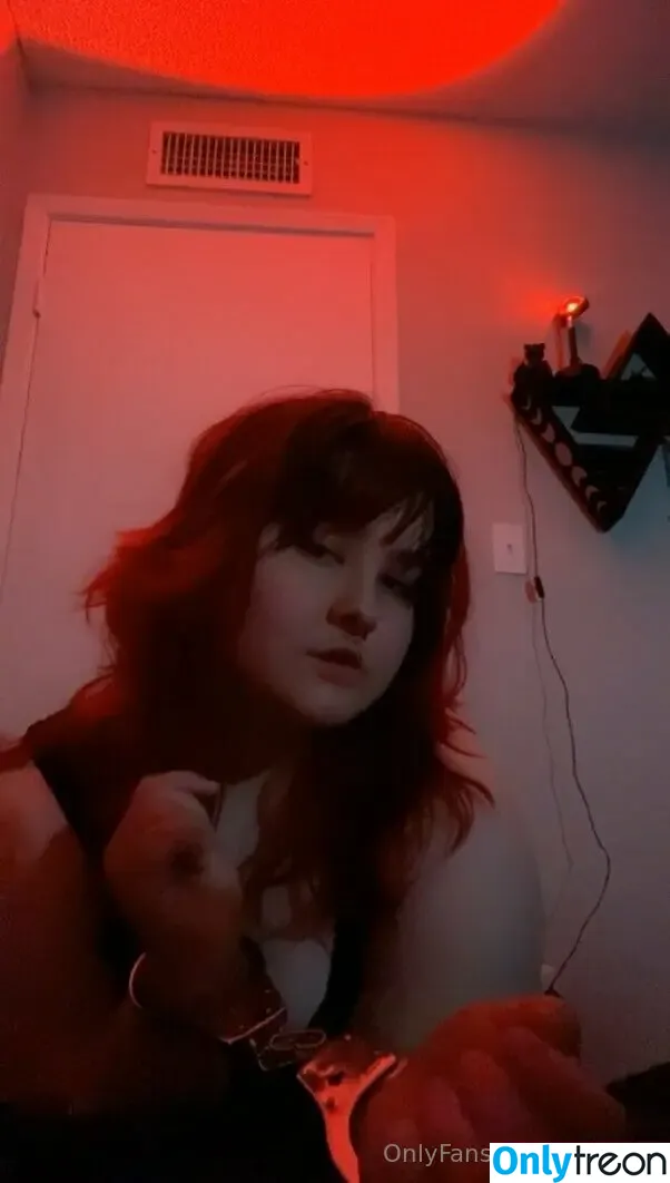 slleepzy nude photo #0001 (slleepy)