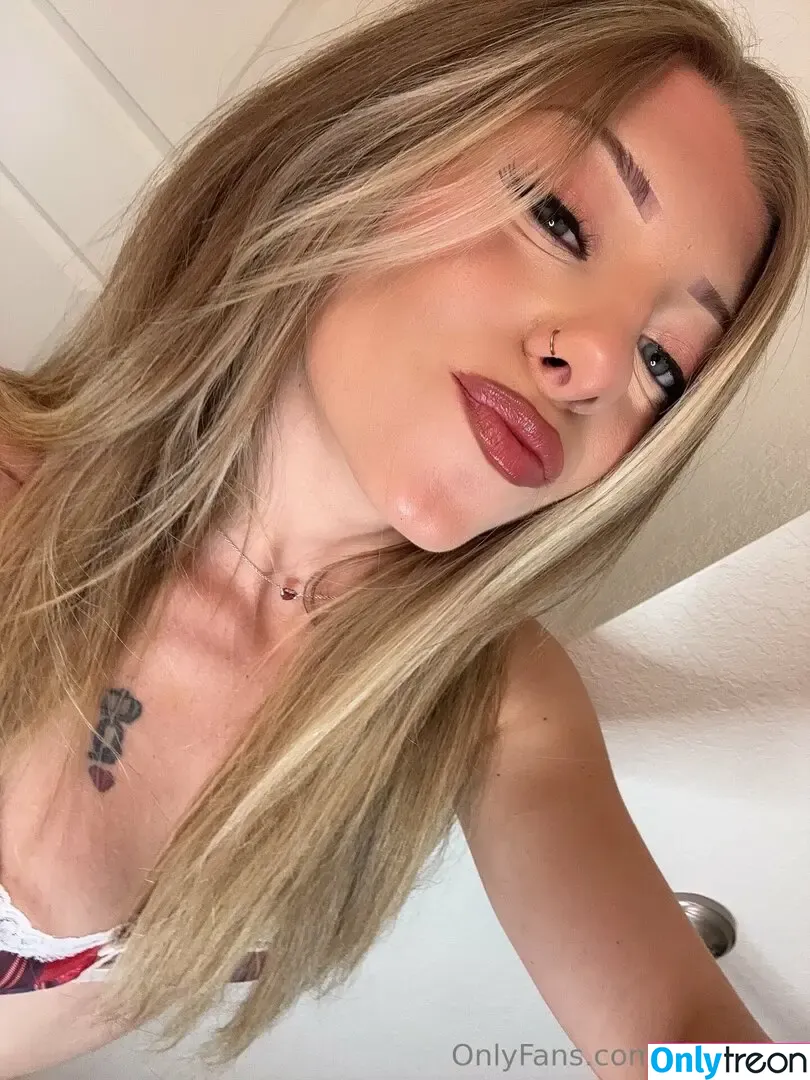 Slxttylyss nude photo #0200 (Slxttylyss)
