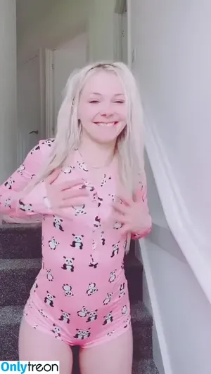 SmileyDani158 / Danuisa Grudzinska / danusiagrudzinska nude photo #0217