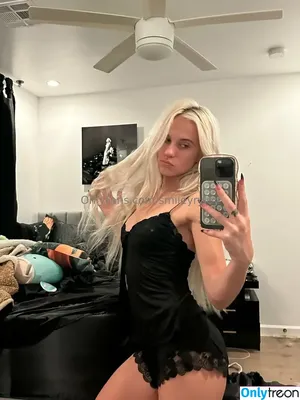 smileyryley / smileyrileyd nude photo #0048