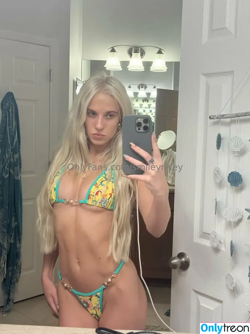 smileyryley nude photo #0034 (smileyrileyd)
