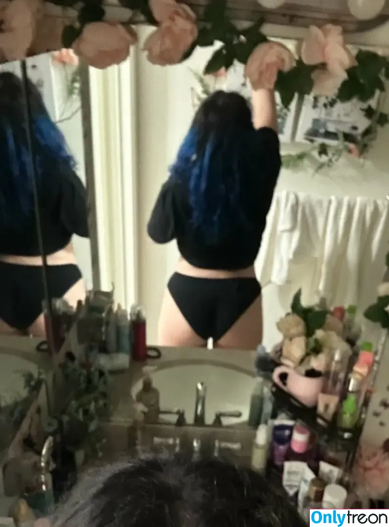 SmokeZenith nude photo #0004 (SmokePenith)