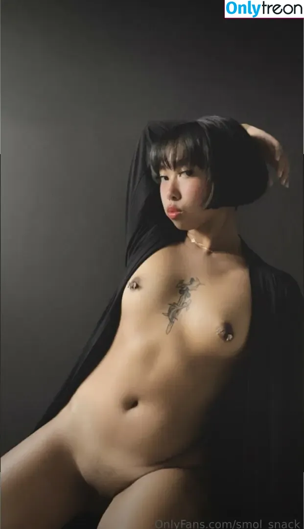 smol_snack nude photo #0008 (smol_snack)