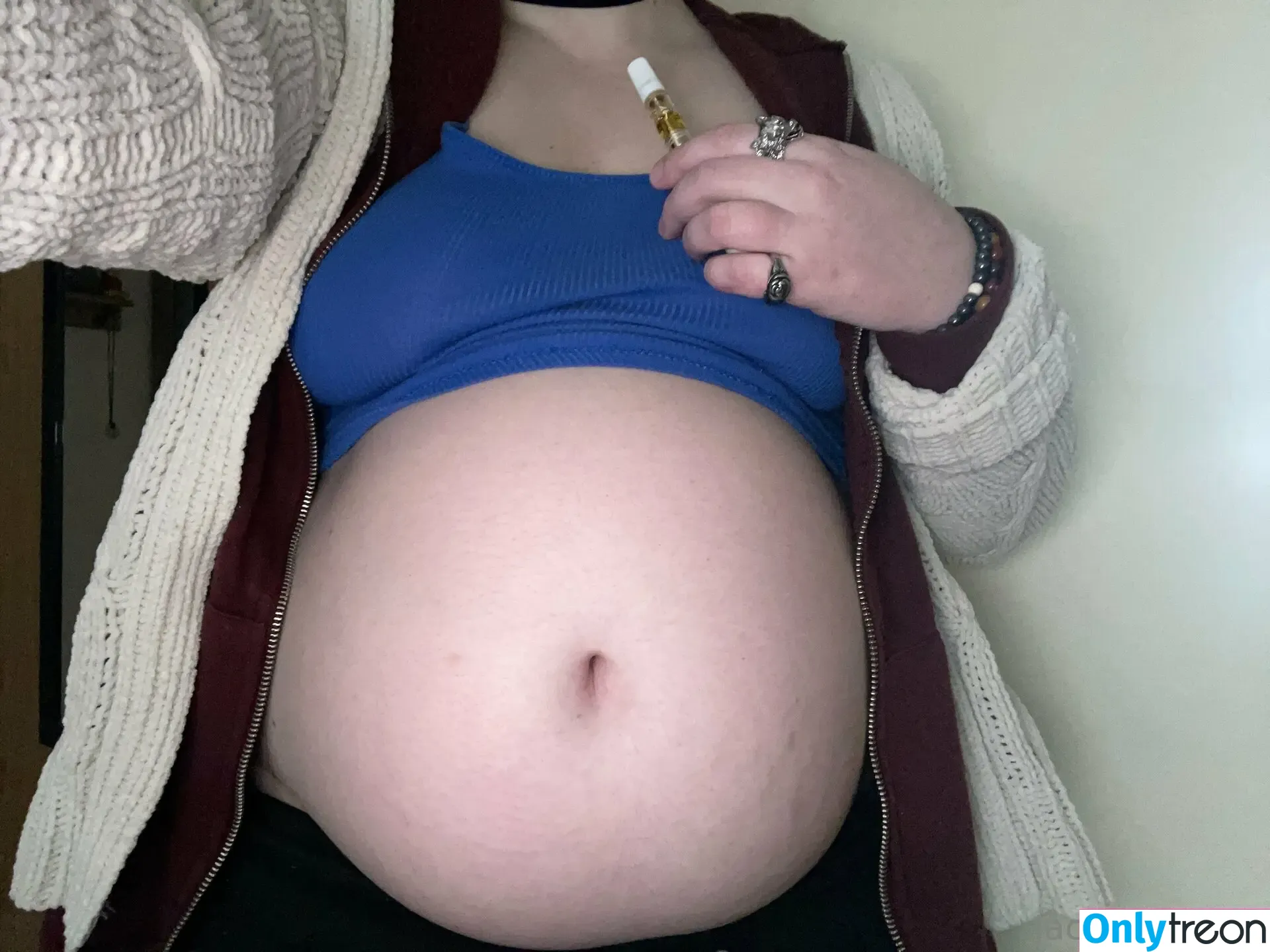 snackupjackie nude photo #0158 (l_the_feeder_2)