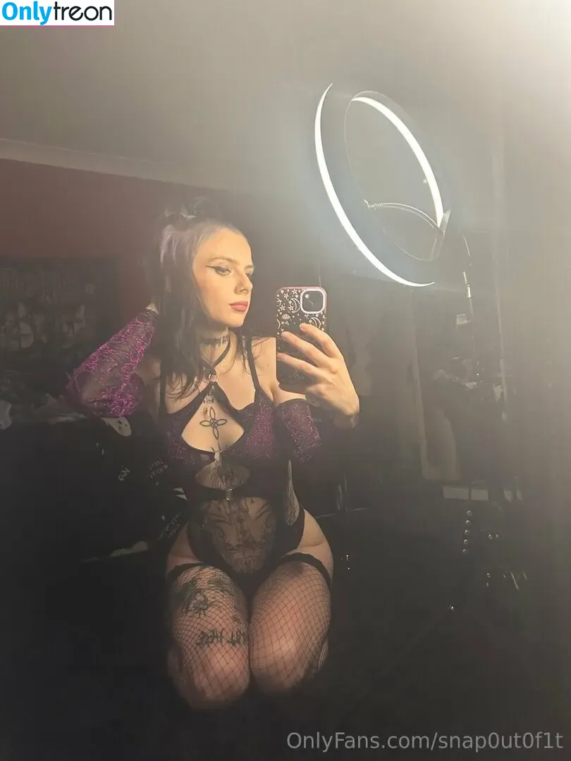 snapoutof1t nude photo #0002 (snapoutof1t)