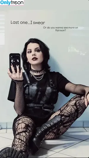 Snippycosplay nude photo #0030