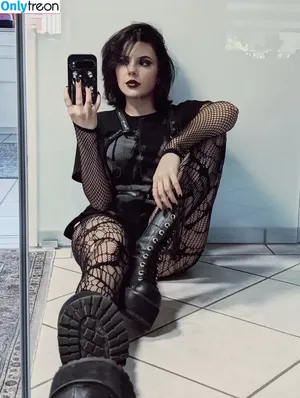 Snippycosplay nude photo #0033