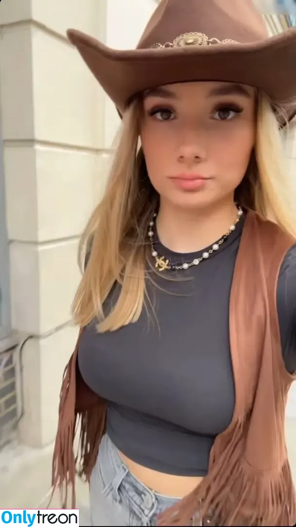 Snipsska nude photo #0120 (Snipsska)