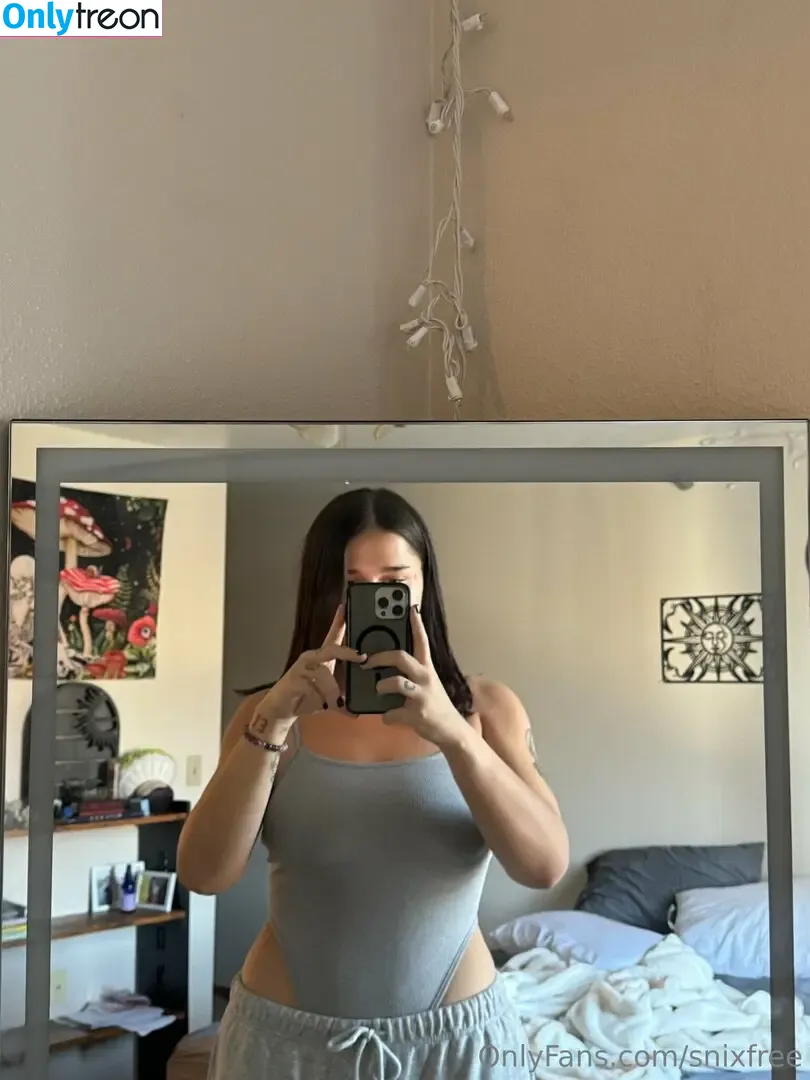snixfree nude photo #0031 (itssnixbitxh)
