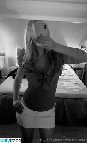 snowbunniie666 / snowbunni666 nude photo #0001