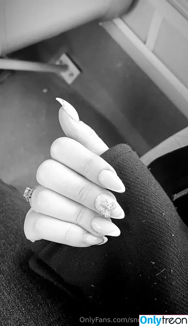 snowbunniie666 nude photo #0002 (snowbunni666)