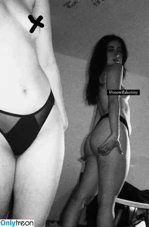 Snowflaketiny nude photo #0003