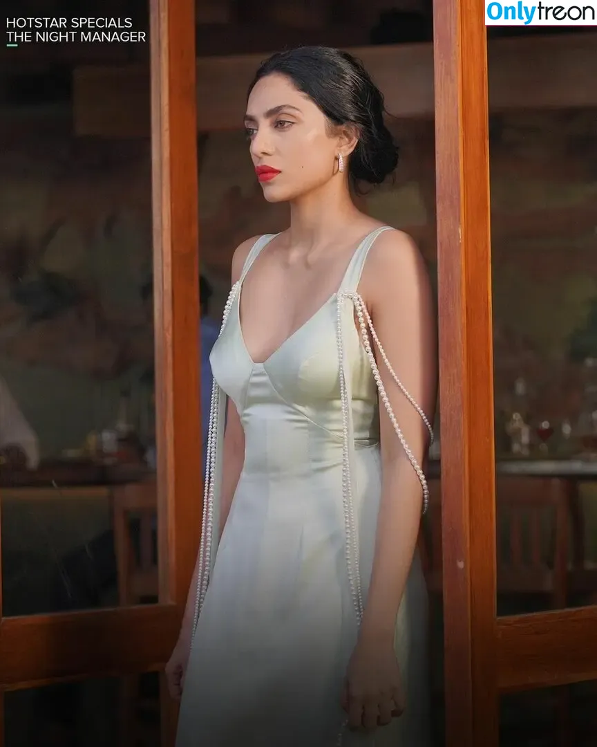 Sobhita Dhulipala nude photo #0001 (sobhitad)