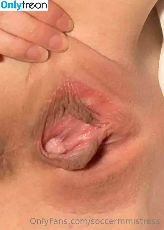 soccermmistress nude photo #0011 (mist_ressmary10)