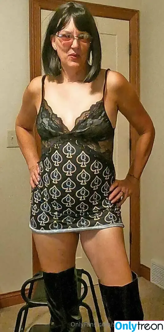soccermmistress nude photo #0046 (mist_ressmary10)