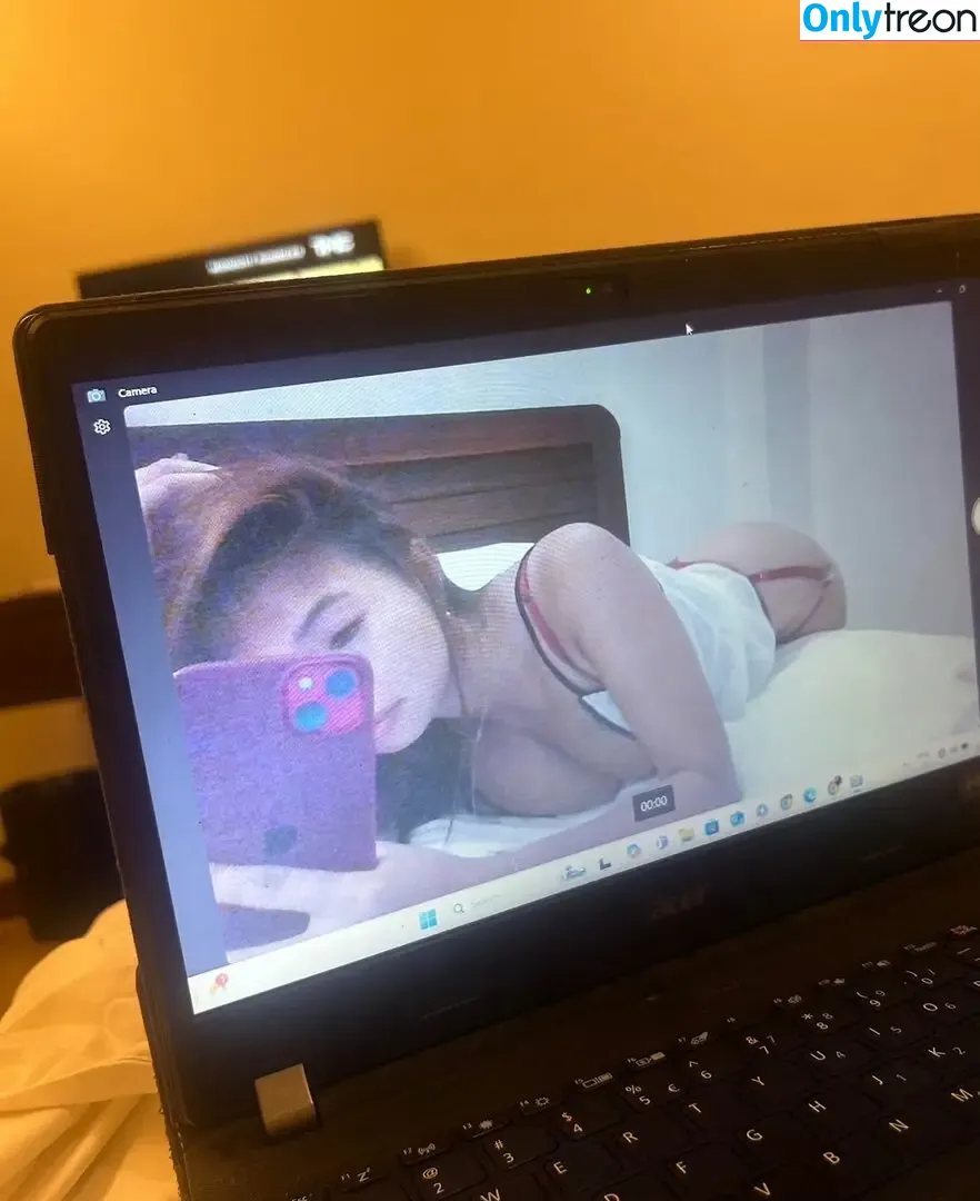 Sofia Bianca / Fiaaawtf / sofiaabnca nude photo #0003 (Sofia Bianca / fiaaawtf)