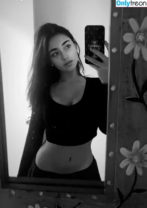 Sofia Bonjardim / sofbonjo / sofiab0njardim nude photo #0010