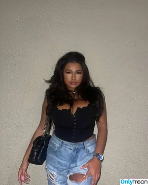 sofia.deroian / sofiaderoian nude photo #0018