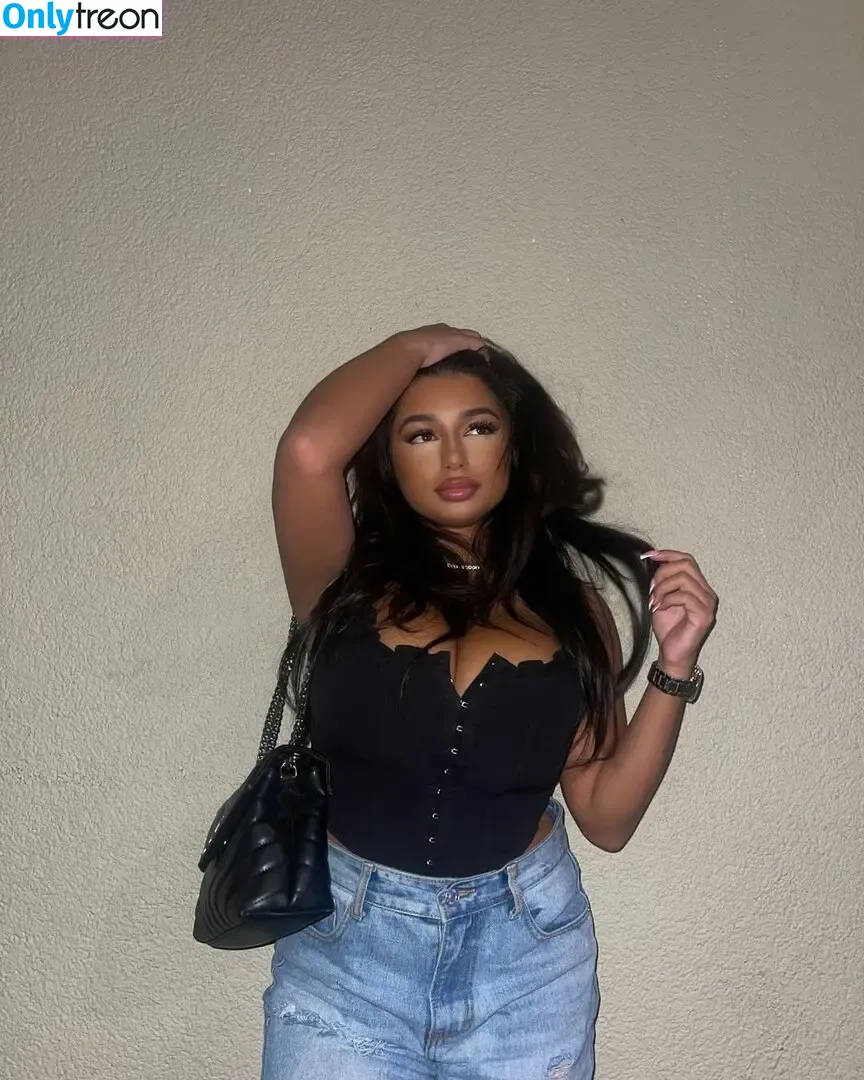 sofia.deroian nude photo #0014 (sofiaderoian)