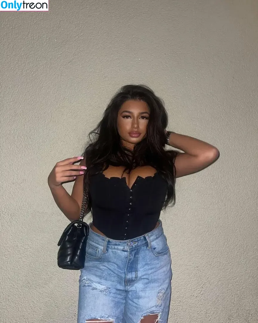 sofia.deroian nude photo #0016 (sofiaderoian)