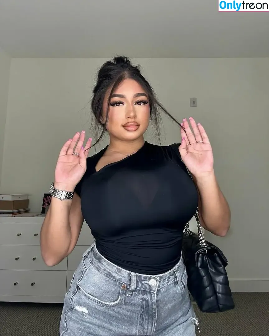sofia.deroian nude photo #0036 (sofiaderoian)