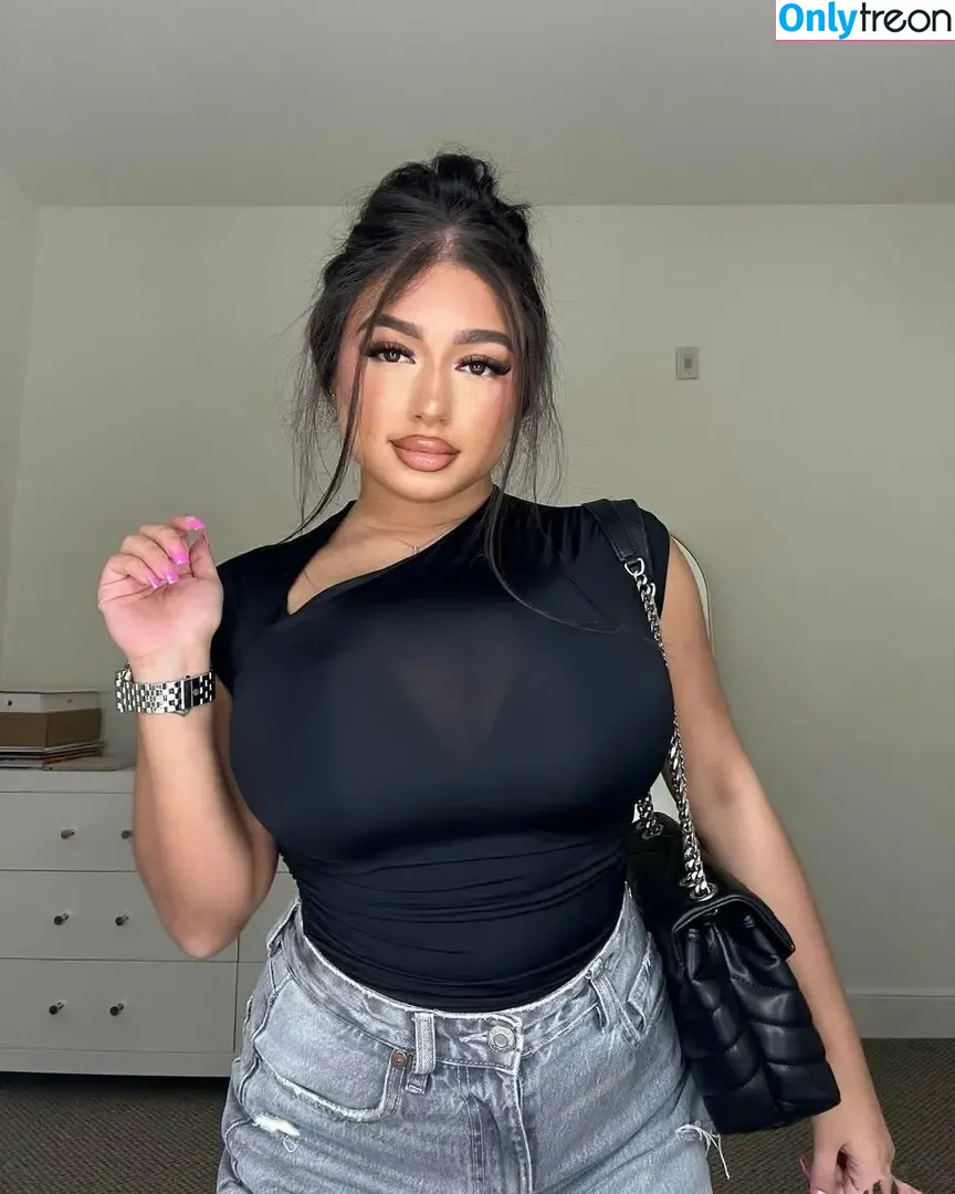 sofia.deroian nude photo #0037 (sofiaderoian)
