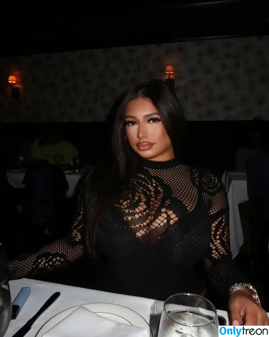 sofia.deroian nude photo #0046 (sofiaderoian)