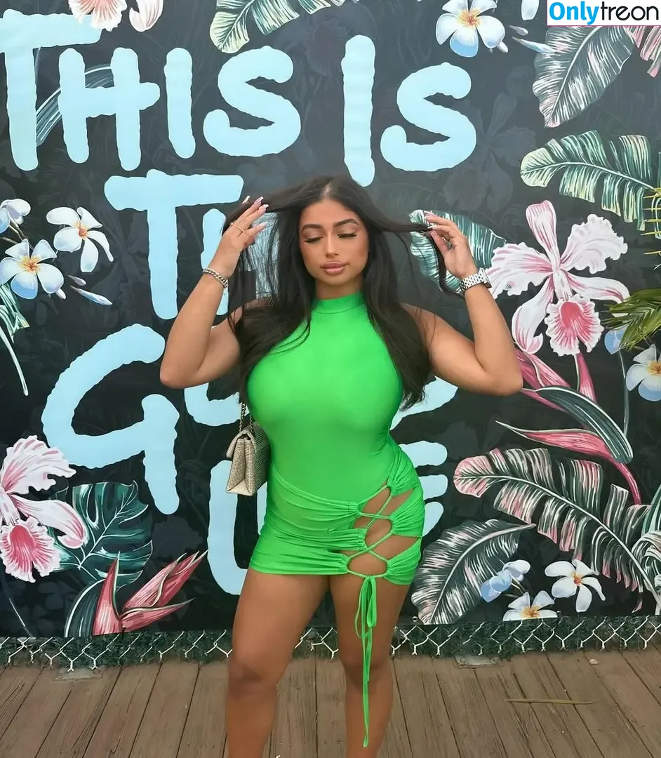 sofia.deroian nude photo #0048 (sofiaderoian)