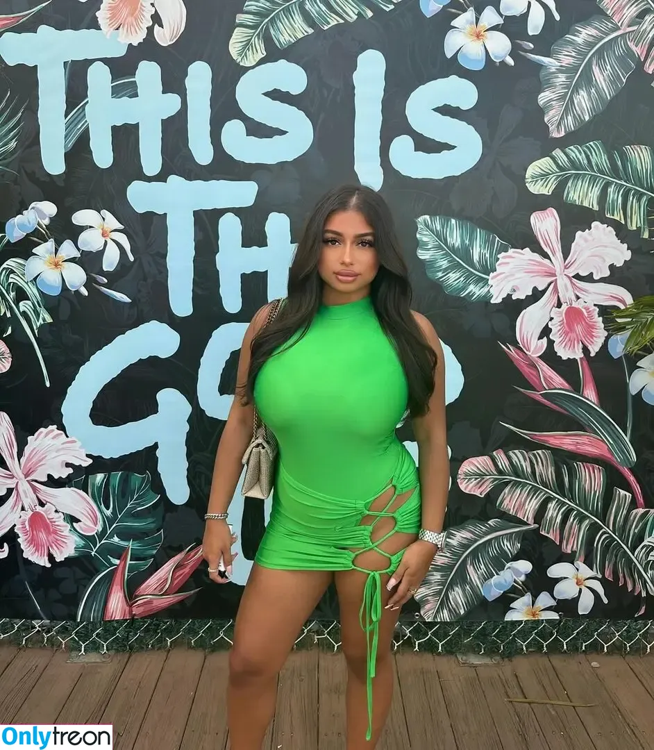 sofia.deroian nude photo #0049 (sofiaderoian)