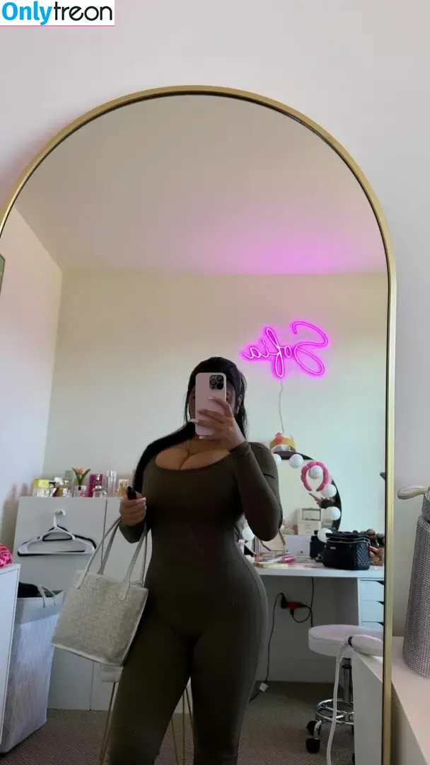 sofia.deroian nude photo #0052 (sofiaderoian)