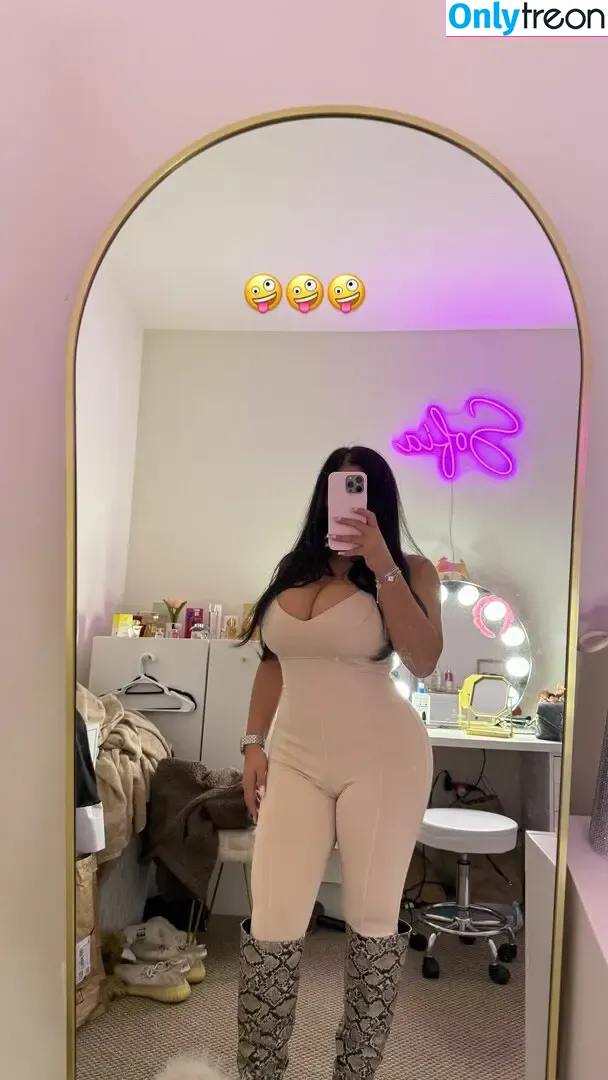sofia.deroian nude photo #0053 (sofiaderoian)