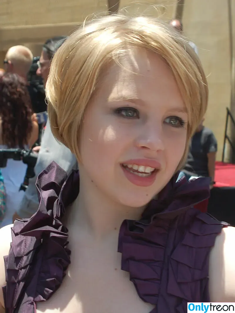 Sofia Vassilieva nude photo #0031 (Sofia Vassilieva)