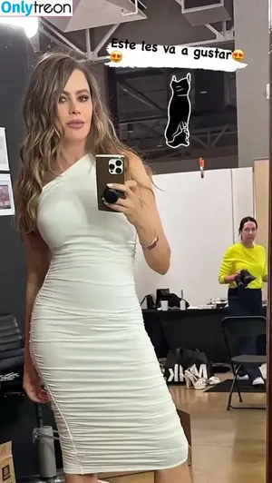 Sofia Vergara / sofiavergara / vergarasofia nude photo #0410